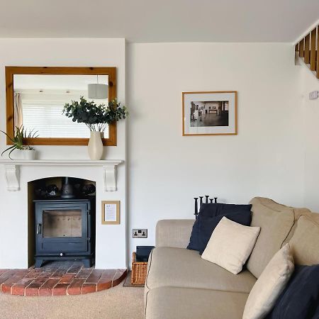 Bright & Cosy - Jacuzzi - Log Burner - King Beds Βίλα Tangmere Εξωτερικό φωτογραφία